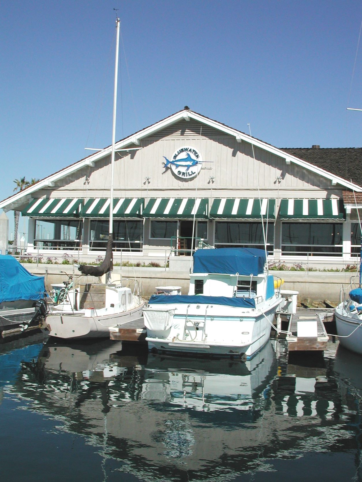 Harmony of style – The Bluewater Grill is a classic fish house, down to the last detail