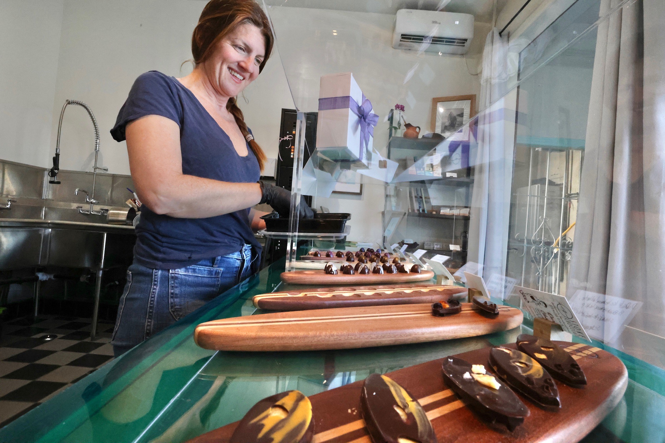 Chocolatier opens chocolate shop in Hermosa Beach