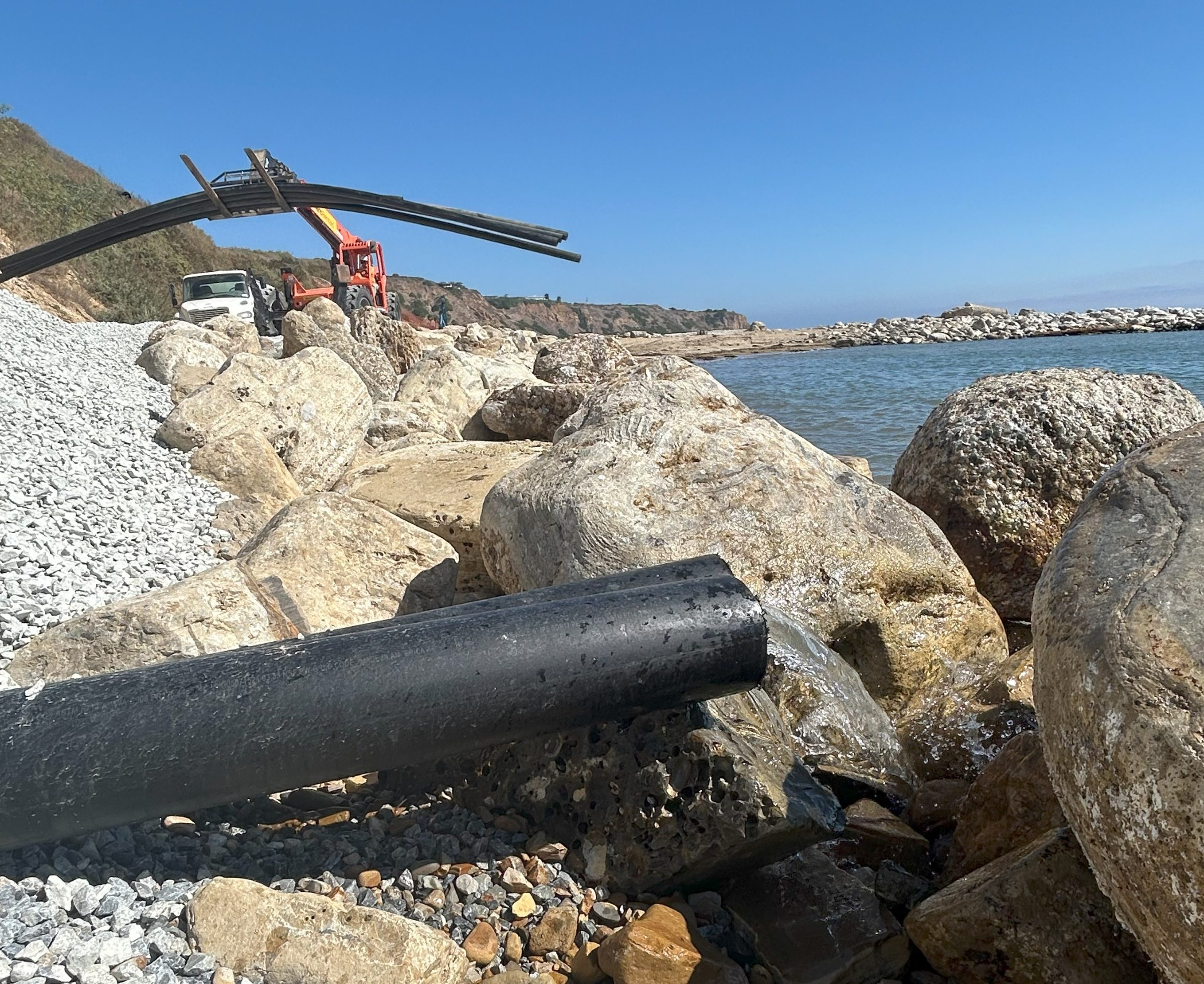 Water from dewatering pumps at Abalone Cove flows into the ocean. Photo courtesy of RPV