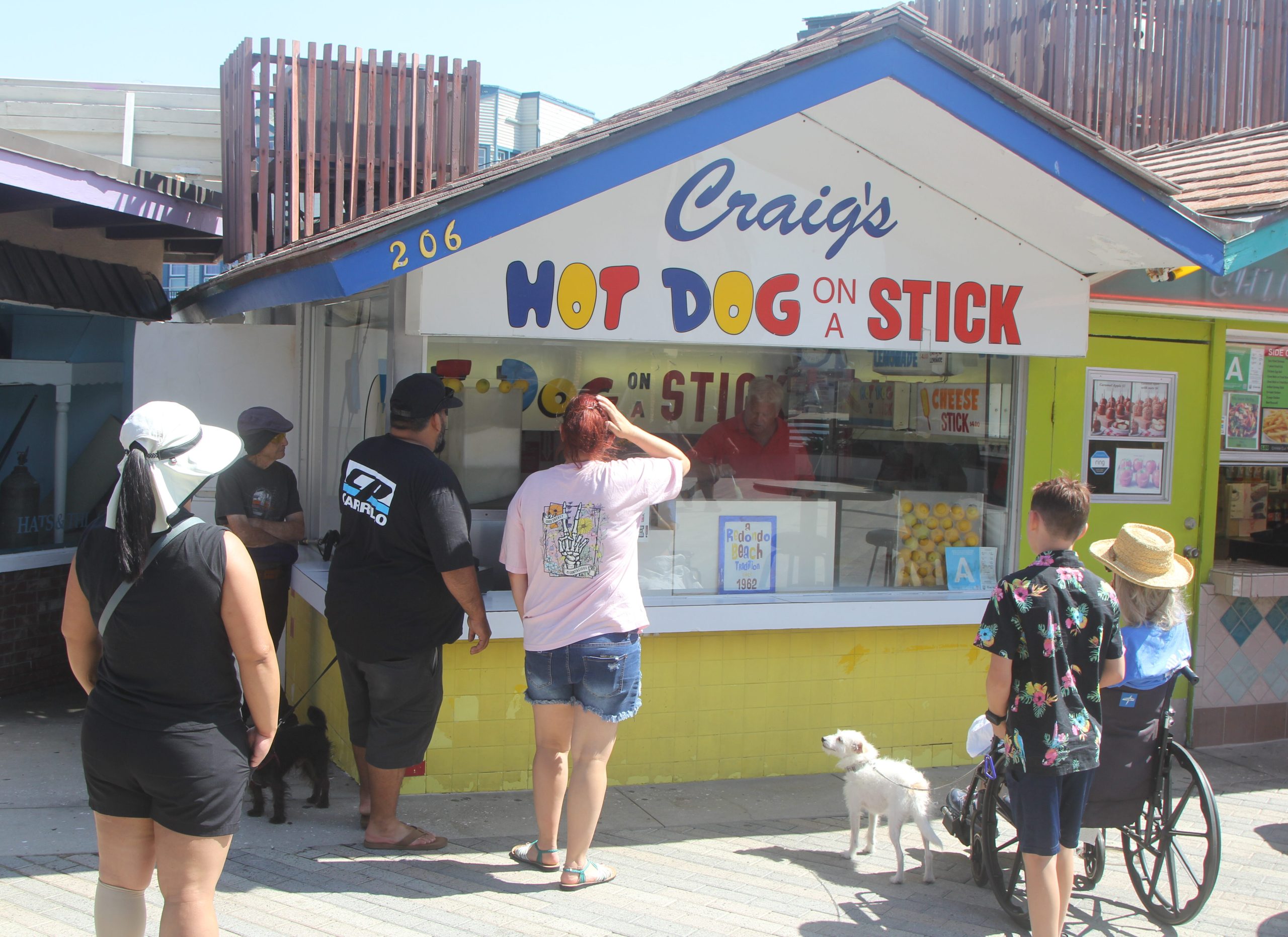 About Town Redondo: Hot Dog On a Stick to return to Pier, Loewenstein not running for mayor
