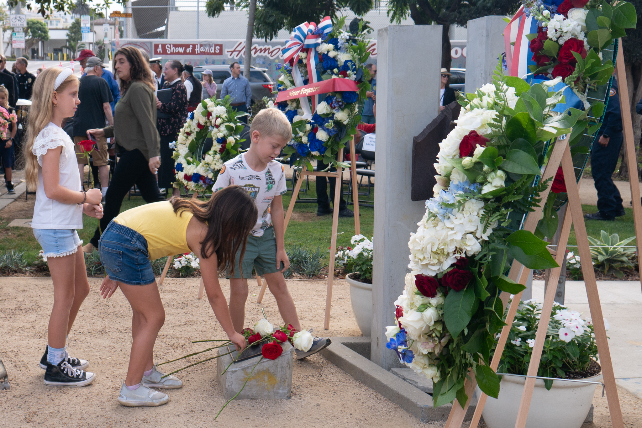 Hermosa Beach honors victims, first-responders during 9/11 wreath ceremony