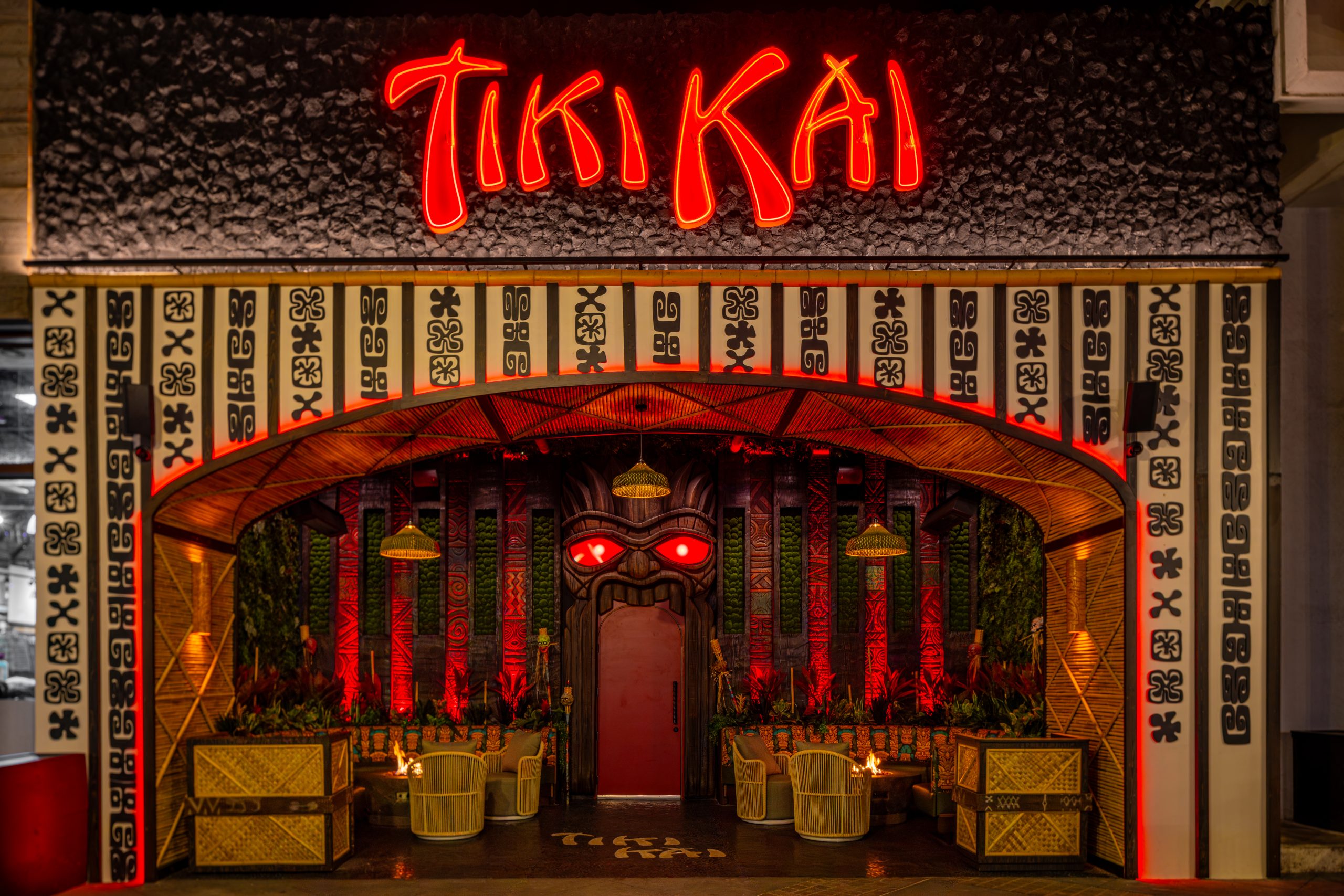 A La Carte: New high style, tiki, and Nayarit seafood restaurants