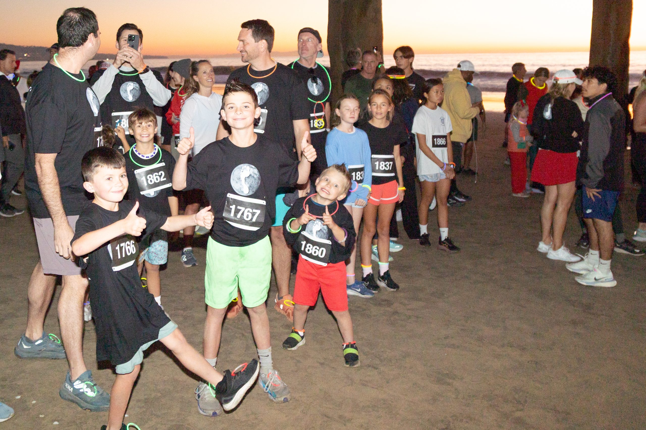 The Manhattan Beach Glow Tide Fun Run, the fun run that’s really fun