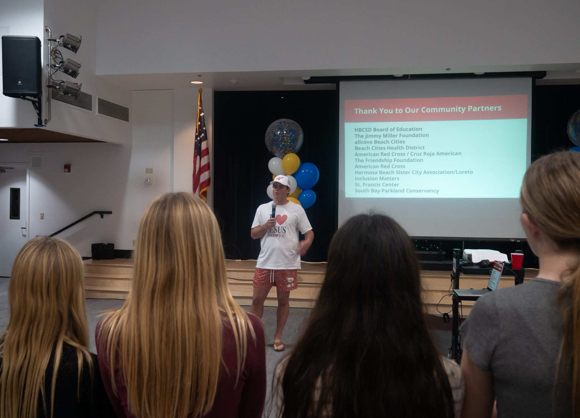 Charger’s Dicker kicks off service initiative at Hermosa Valley