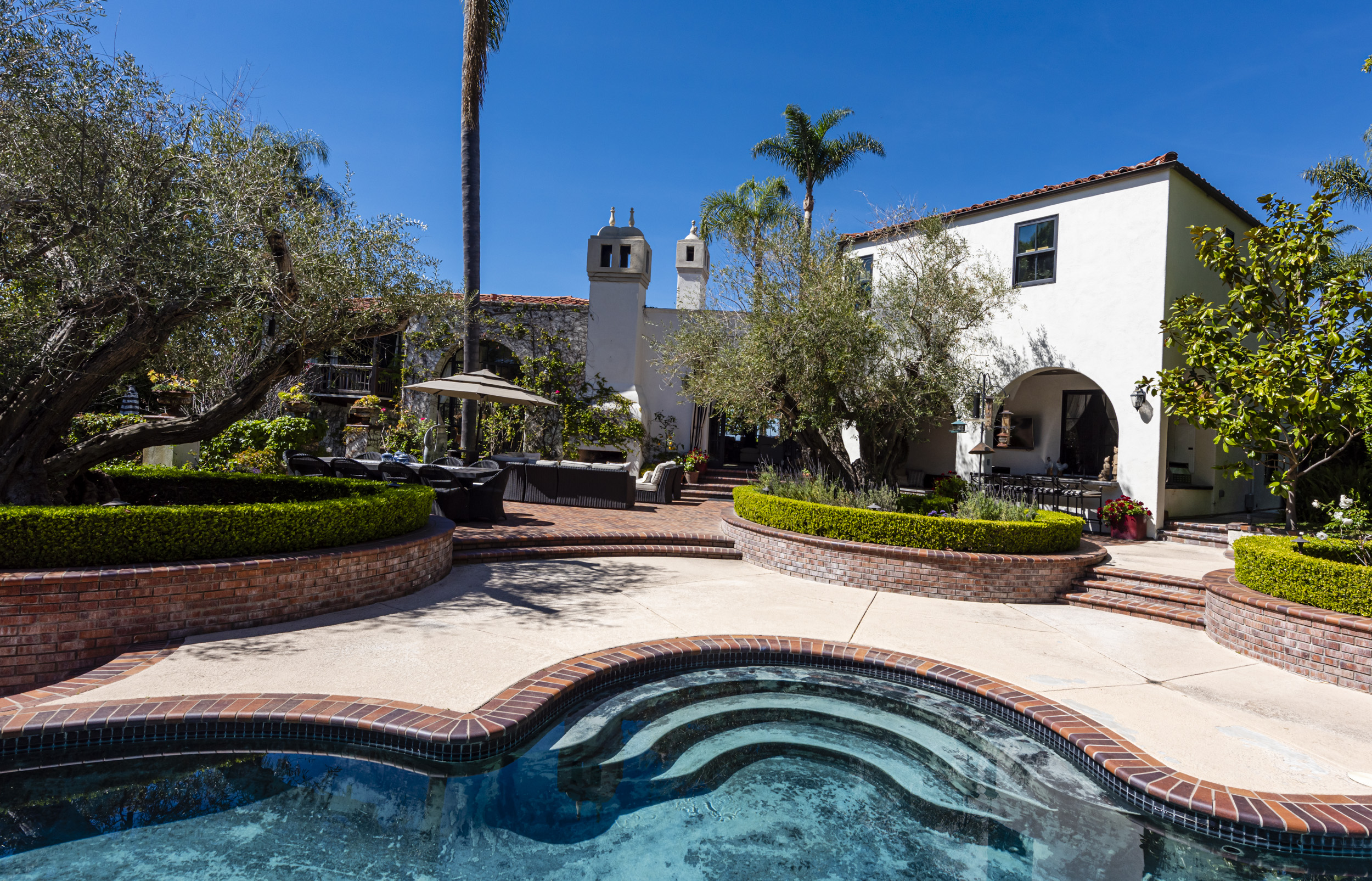 Home on the Hacienda: After over a decade living overseas, the Tight’s find a home on the Palos Verdes Peninsula, but feels it found them
