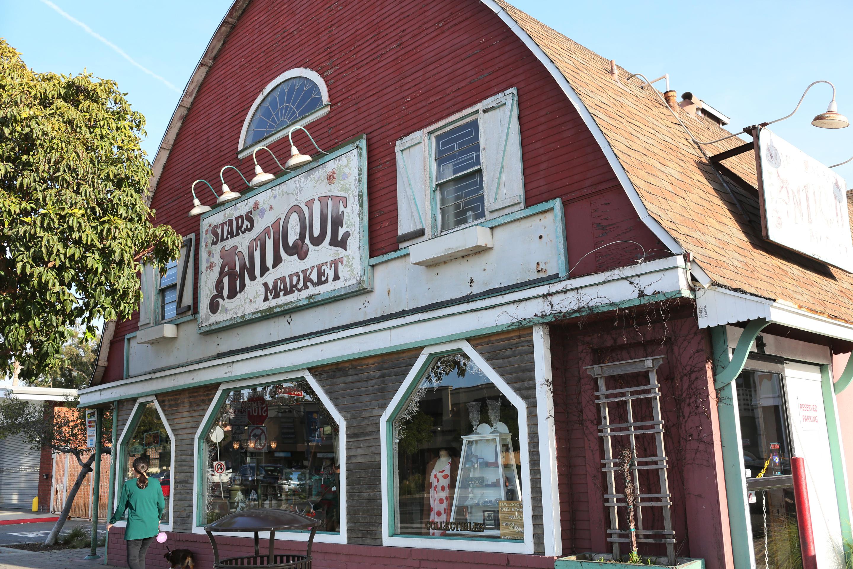 Best of the Beach 2026: Antique Shop – Star’s Antiques